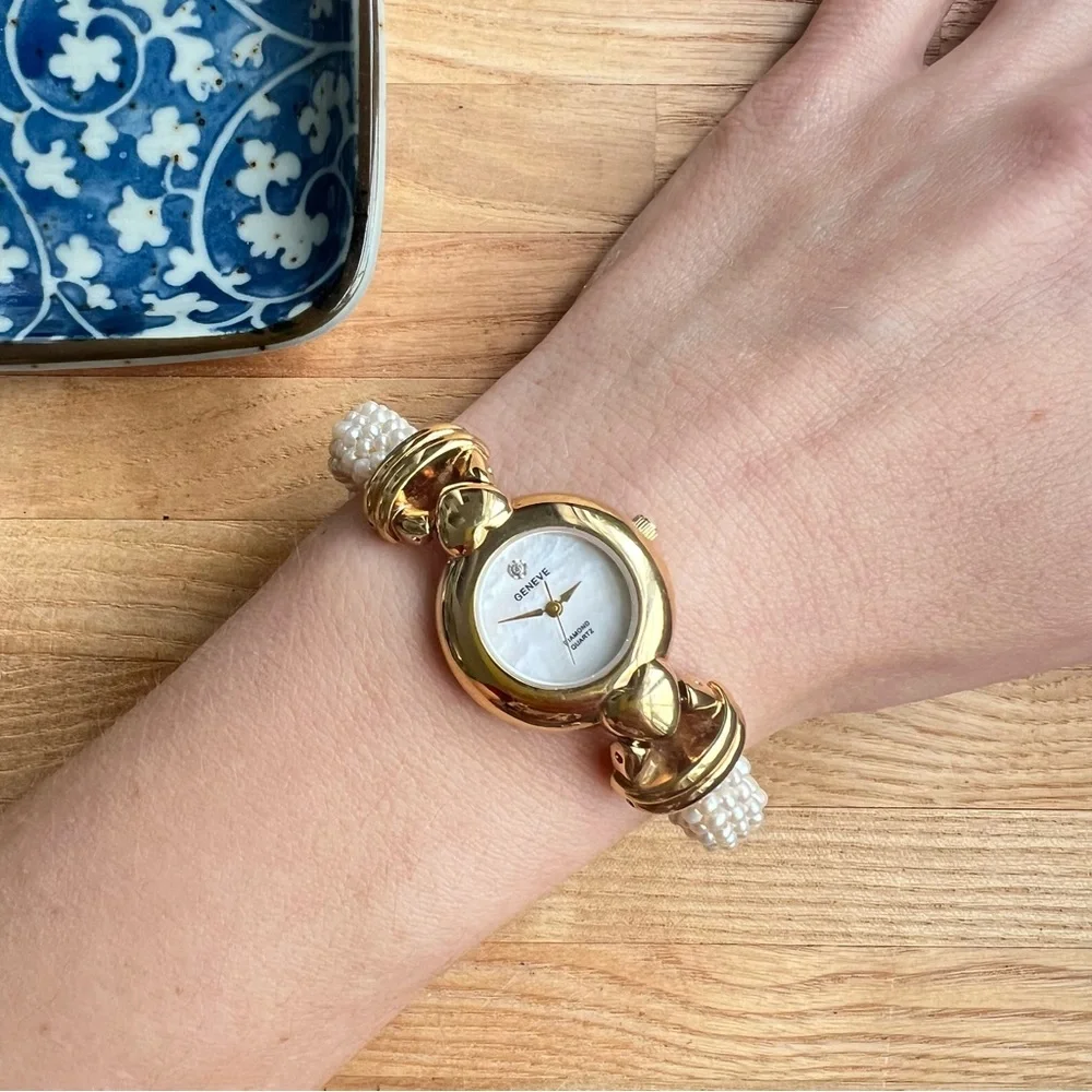 Geneve ladies Diamond gold tone pearls and hearts bracelet watch NEW BATTERY